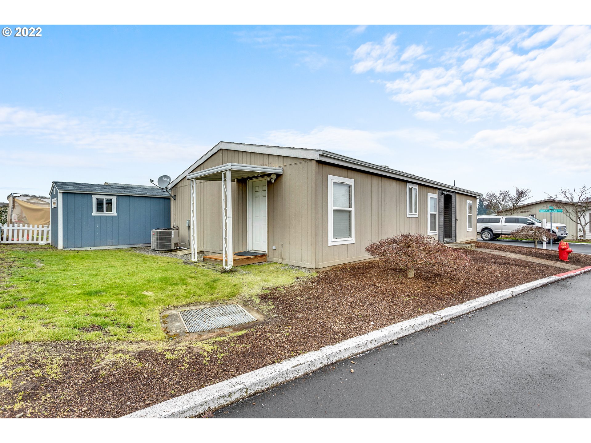 17600 Southwest Bunker Oak Road Beaverton, OR 97006 - Photo 26 of 27 Gallery Image 26