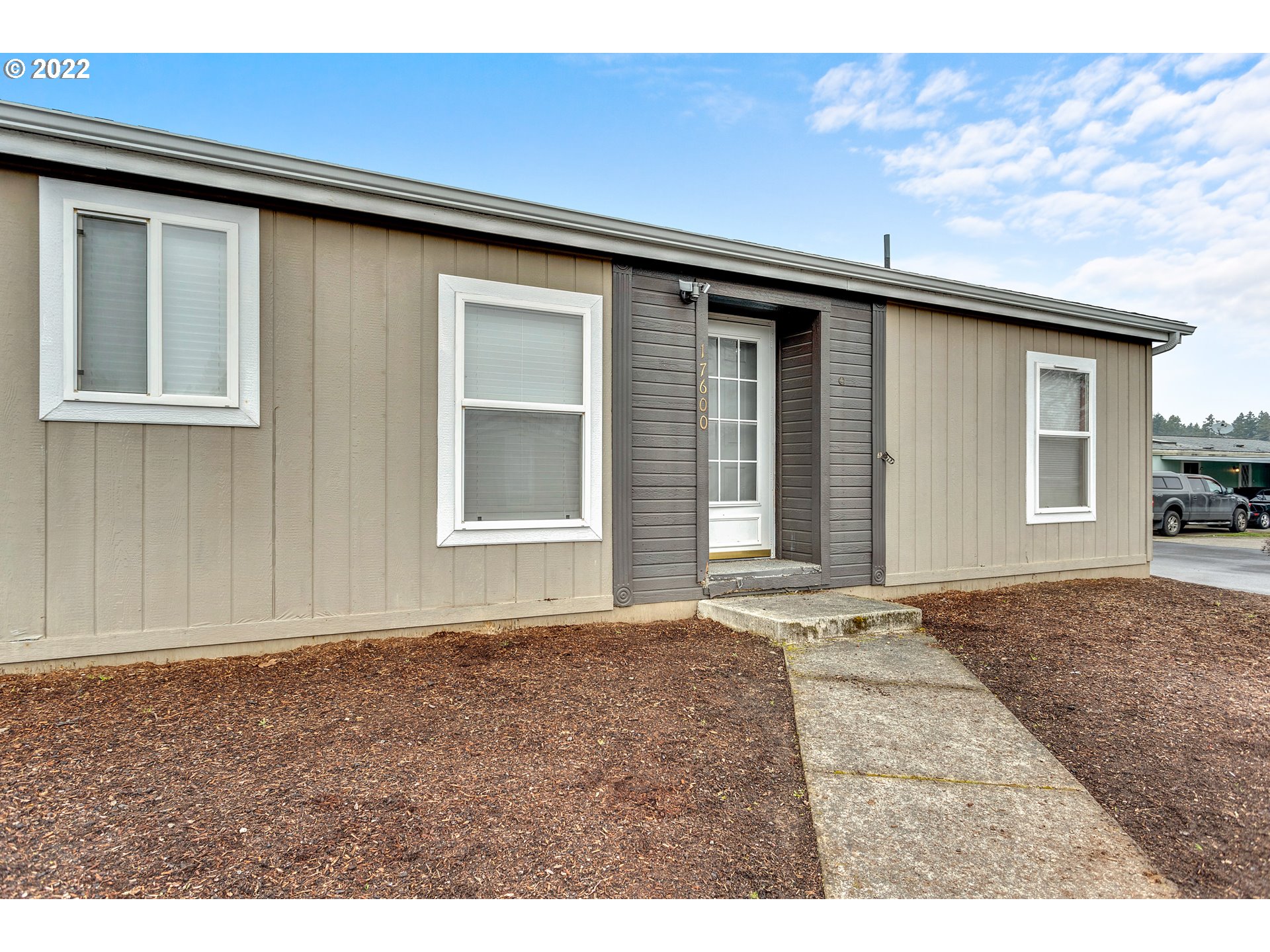 17600 Southwest Bunker Oak Road Beaverton, OR 97006 - Photo 3 of 27 Gallery Image 3