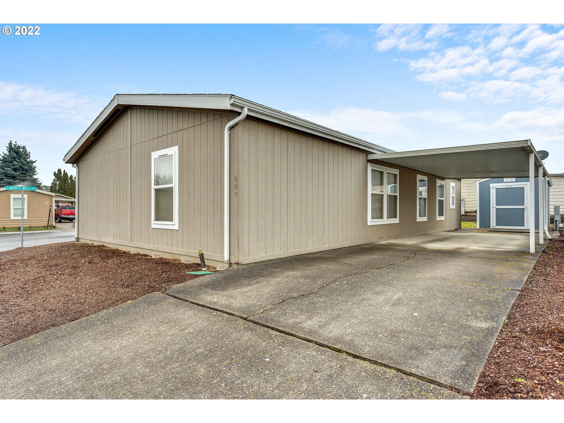 17600 Southwest Bunker Oak Road Beaverton, OR 97006 - Photo 4 of 27 Gallery Image 4