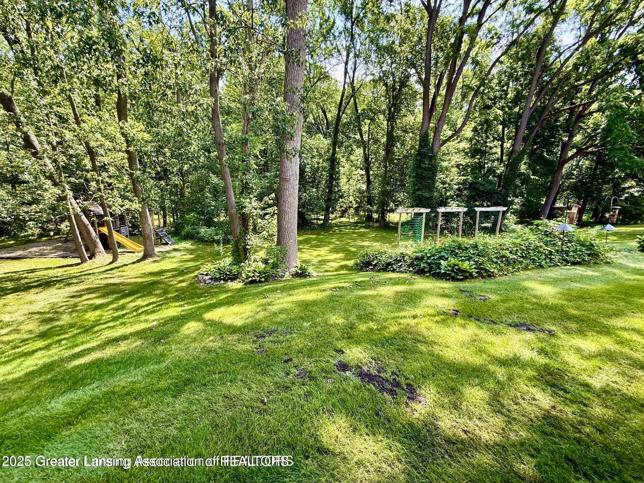 229 Williamsburg Road Lansing, MI 48917 - Photo 56 of 61 20250707225742252680000000-o