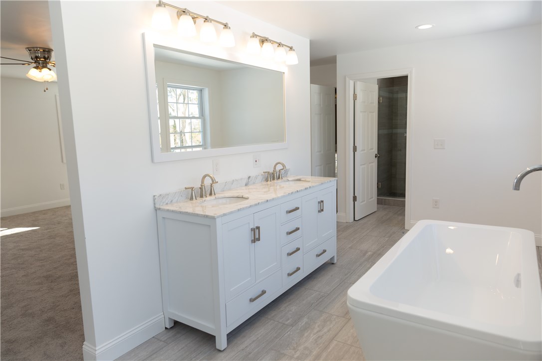 6 Wolf Hill Road Smithfield, RI 02917 - Photo 13 of 16