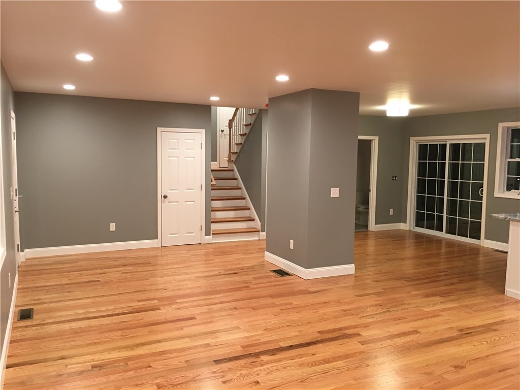 6 Wolf Hill Road Smithfield, RI 02917 - Photo 3 of 16