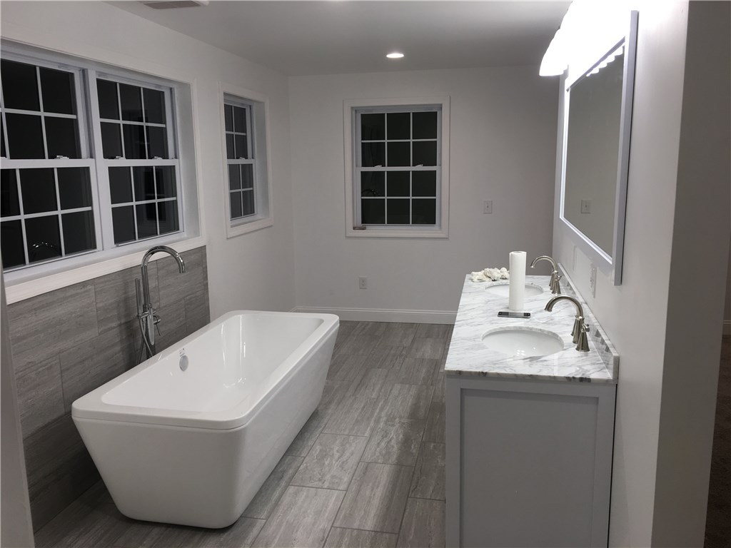 6 Wolf Hill Road Smithfield, RI 02917 - Photo 6 of 16