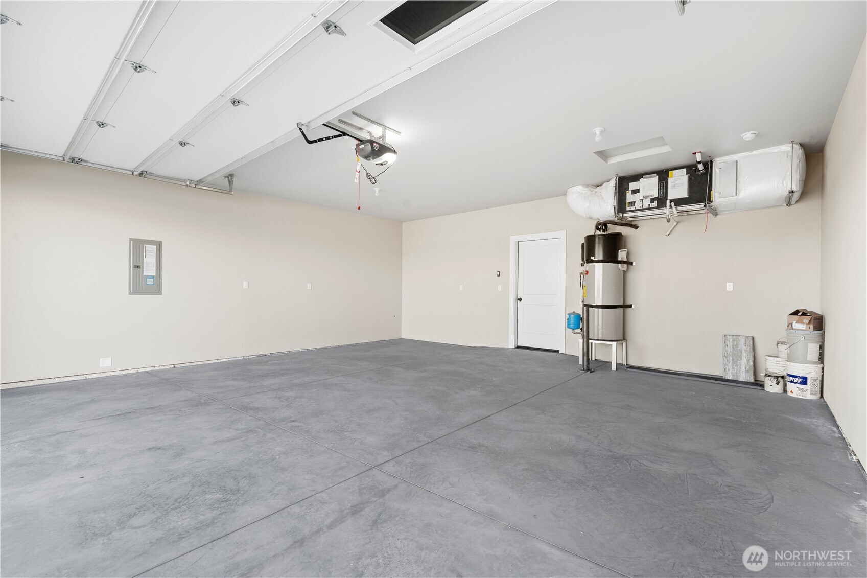 706 O Street Southwest Quincy, WA 98848 - Photo 31 of 33 a view of empty room with ceiling fan