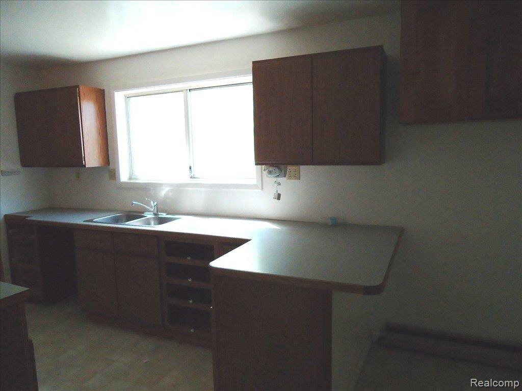 451 Heights Road Lake Orion, MI 48362 - Photo 8 of 19 KITCHEN, VIEW 2