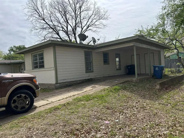 $189,000 | 121 Vandenburg Drive, Denison, TX 75020