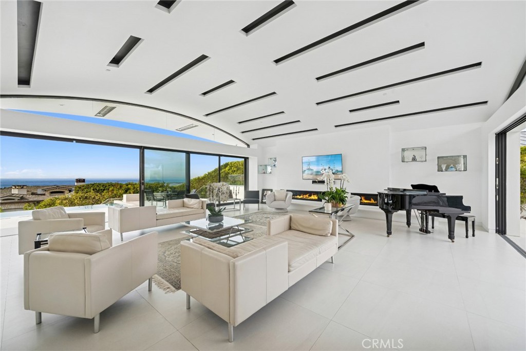 4607 Perham Road Corona del Mar, CA 92625 - Photo 5 of 62