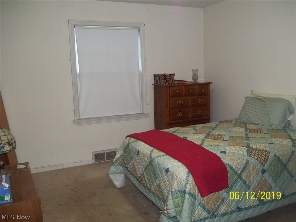 1614 Crest Road Cleveland, OH 44121 - Photo 3 of 7