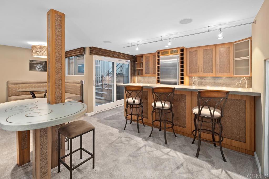 100 10th Street Del Mar, CA 92014 - Photo 13 of 29 Entertainment area kitchen