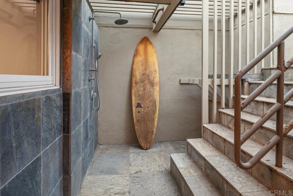 100 10th Street Del Mar, CA 92014 - Photo 23 of 29 Exterior shower