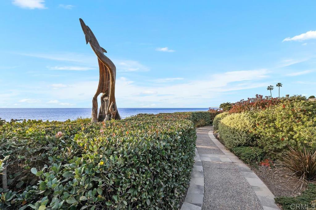 100 10th Street Del Mar, CA 92014 - Photo 28 of 29 Garden walkway