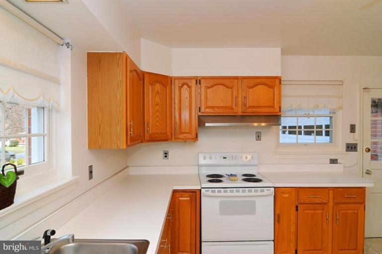 9809 Old Spring Road Kensington, MD 20895 - Photo 3 of 15 Kitchen