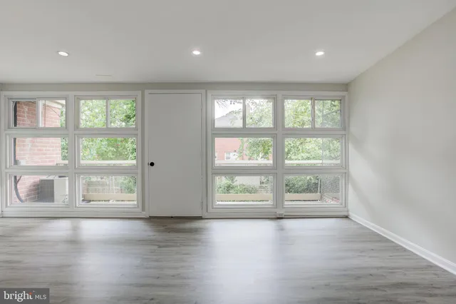 $159,900 | 7402 18th Avenue, Unit 14, Hyattsville, MD 20783