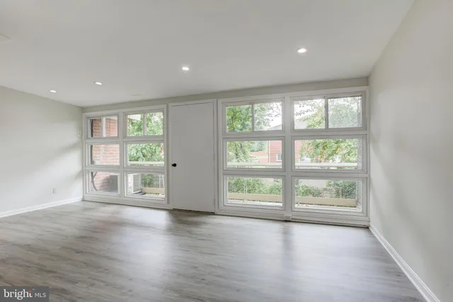 $159,900 | 7402 18th Avenue, Unit 14, Hyattsville, MD 20783