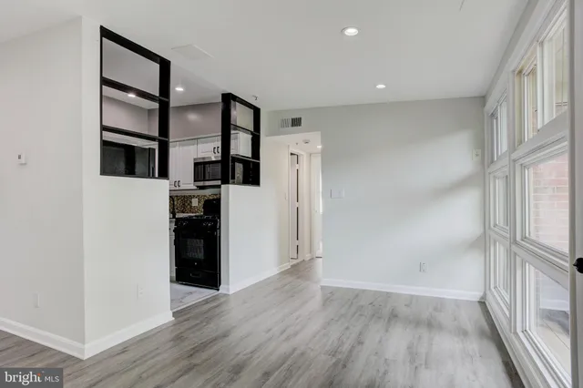 $159,900 | 7402 18th Avenue, Unit 14, Hyattsville, MD 20783