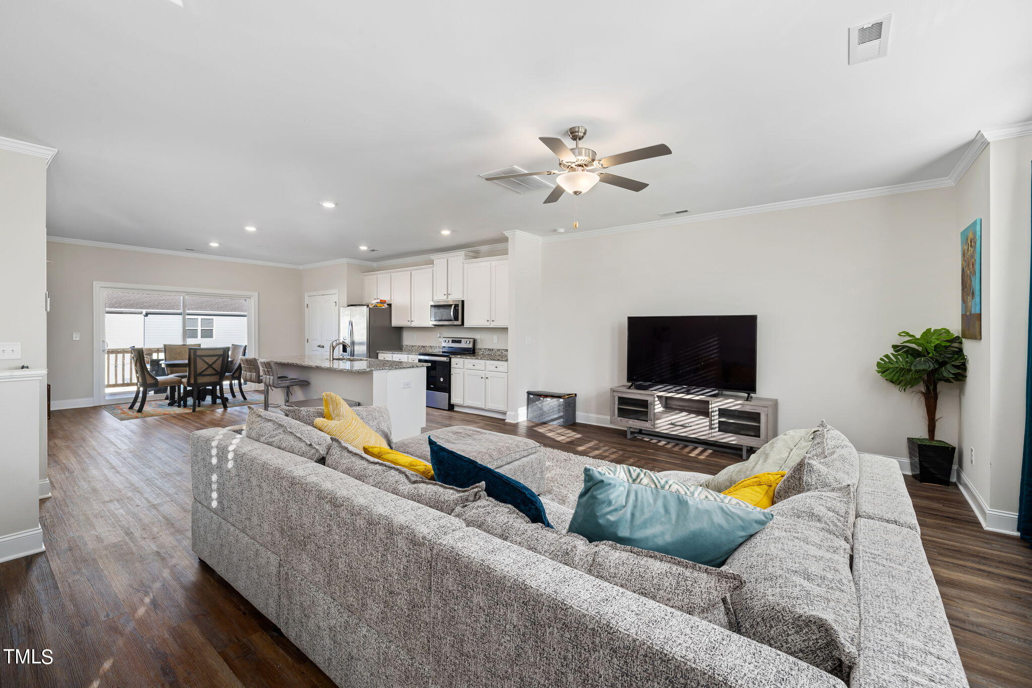 6943 Point Bar Place Raleigh, NC 27616 - Photo 3 of 29 Living Room