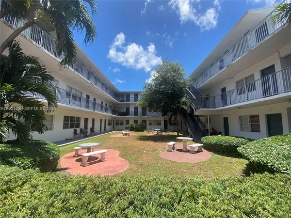 $1,575 | 13700 Northeast 6th Avenue, Unit 205, North Miami, FL 33161