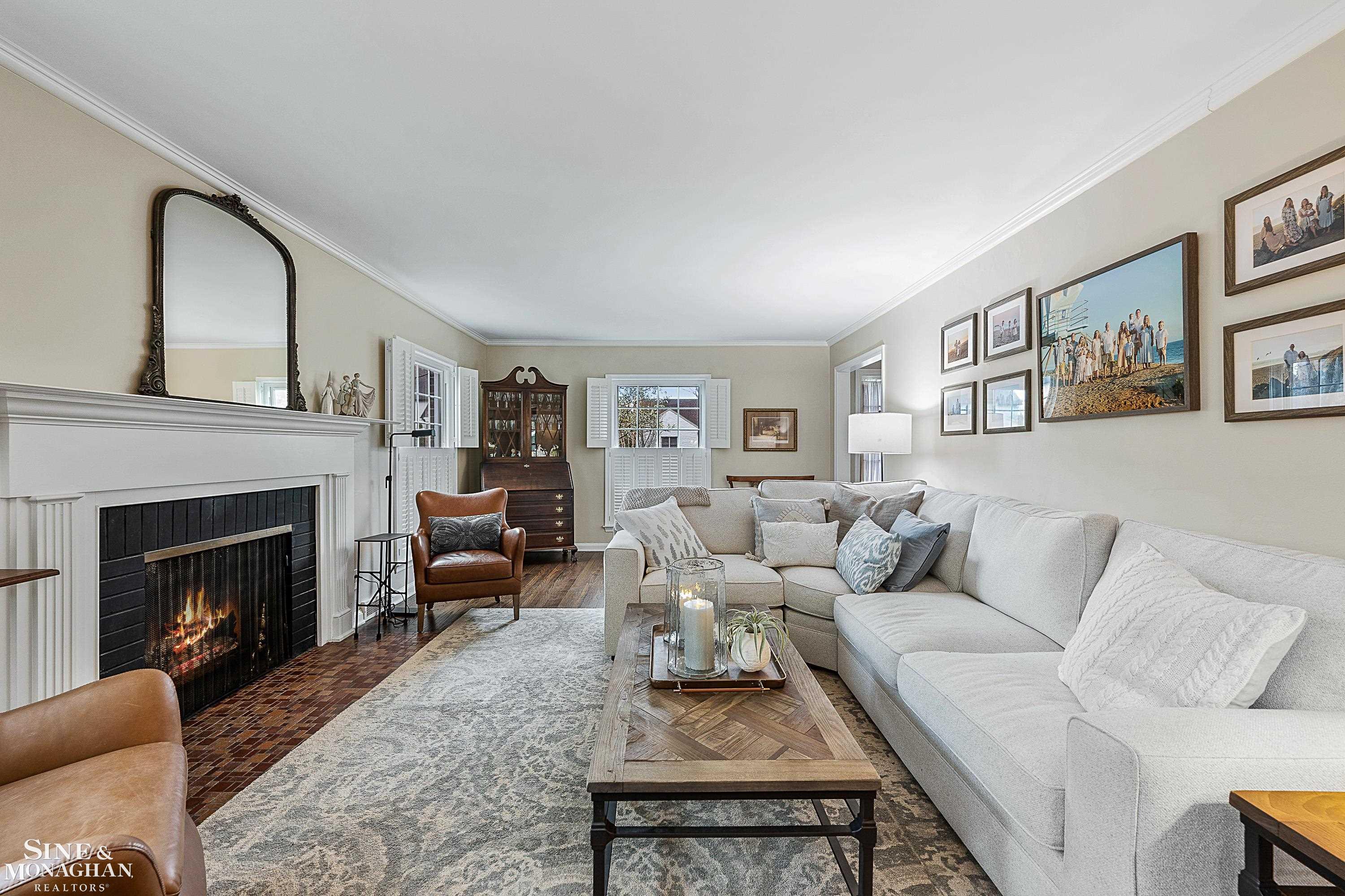 64 Hawthorne Road Grosse Pointe, MI 48236 - Photo 8 of 73 50139450-59f8b099-12fd-419b-98a6-bd5f24061774.JPG