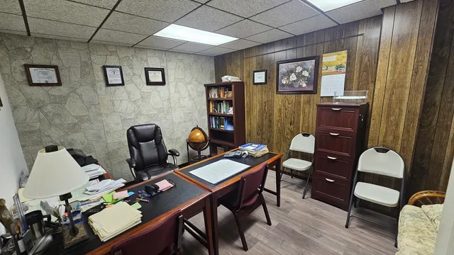 $390,000 | 18707 Burnham Avenue, Lansing, IL 60438