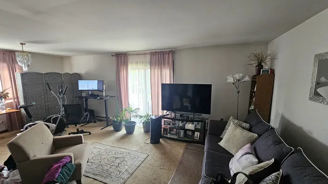 $390,000 | 18707 Burnham Avenue, Lansing, IL 60438