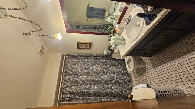 $390,000 | 18707 Burnham Avenue, Lansing, IL 60438