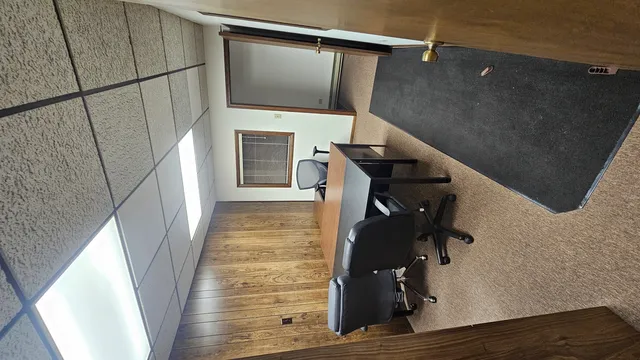 $390,000 | 18707 Burnham Avenue, Lansing, IL 60438