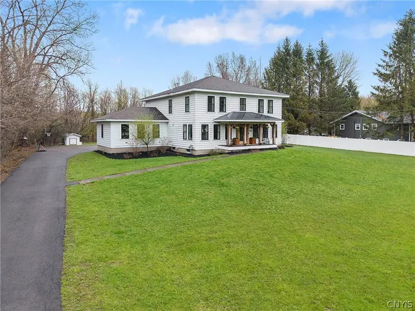 $549,900 | 2590 Co Rte 7, Oswego, NY 13126