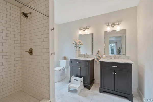 $549,900 | 2590 Co Rte 7, Oswego, NY 13126