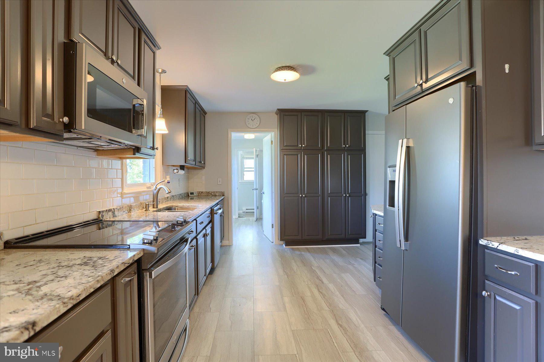 201 Hilltop Road Boiling Springs, PA 17007 - Photo 12 of 47 Gallery Image 12
