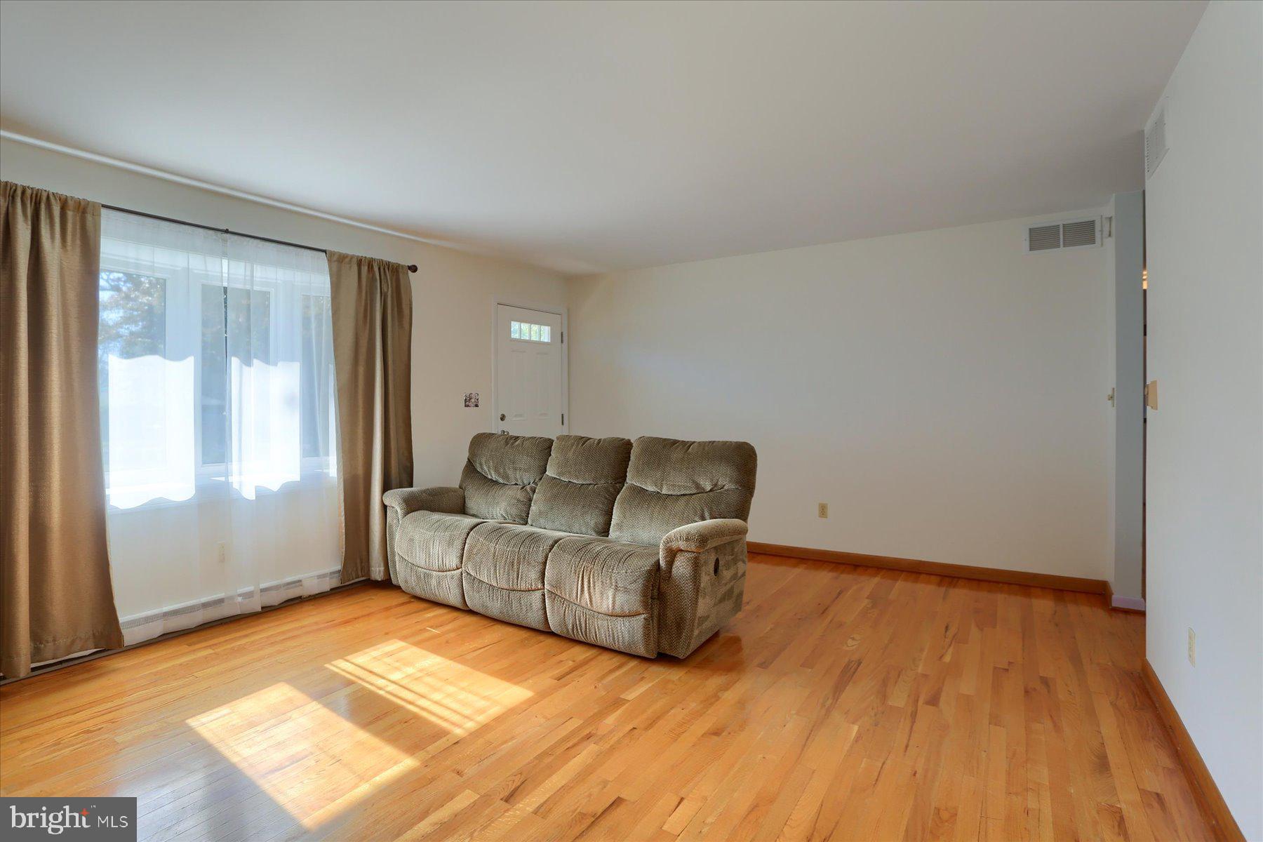 201 Hilltop Road Boiling Springs, PA 17007 - Photo 7 of 47 Gallery Image 7