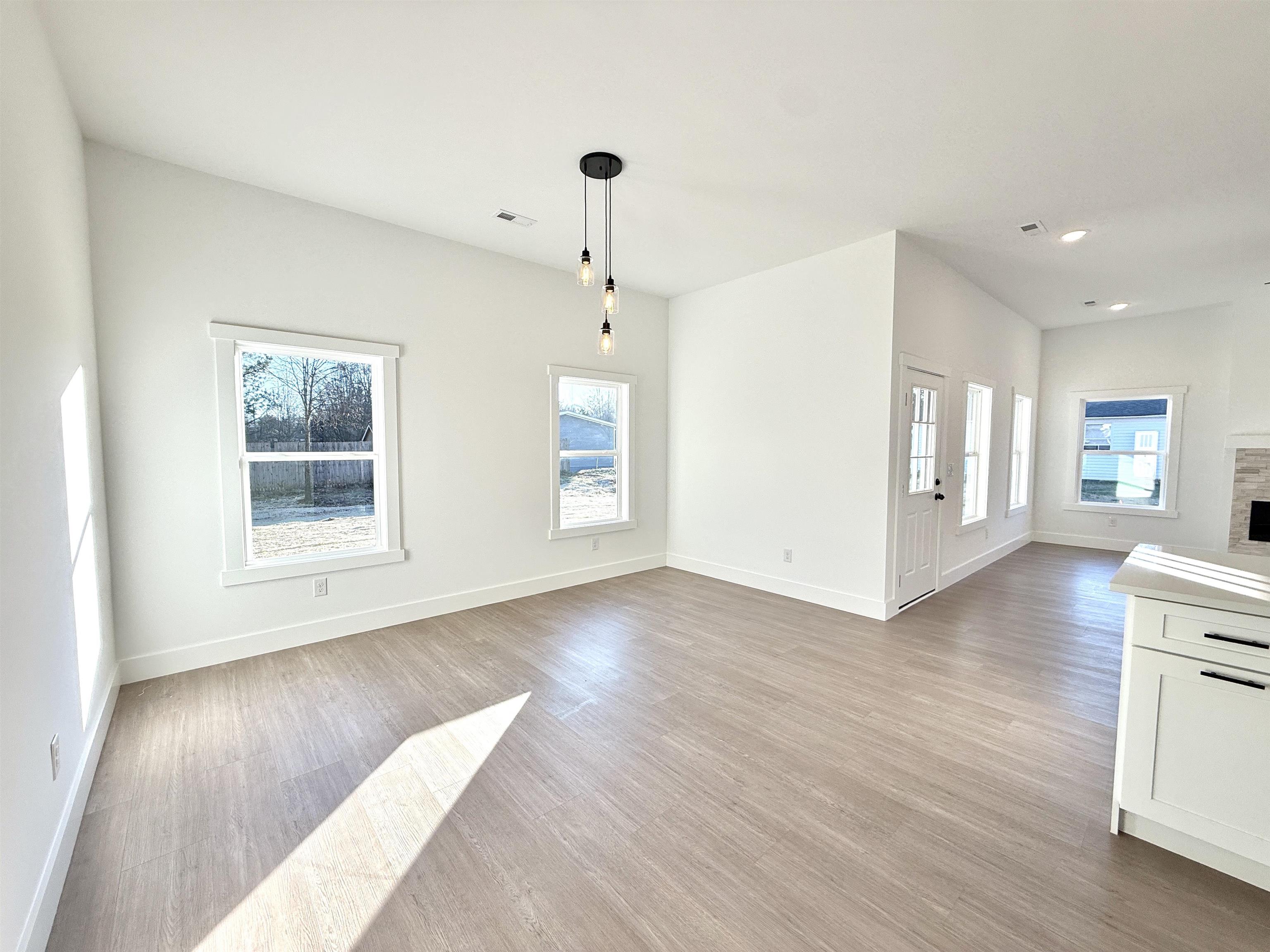 177 Cedar Avenue Wellford, SC 29385 - Photo 13 of 34