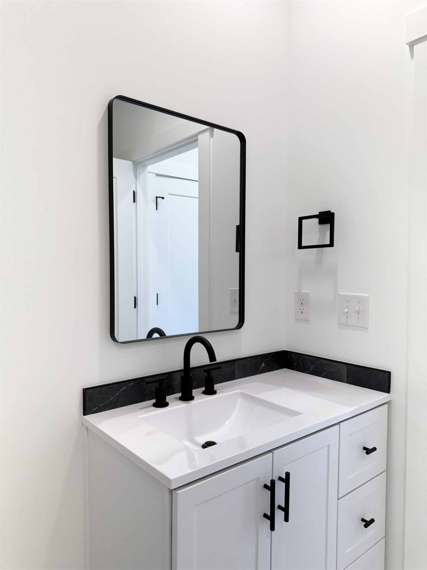 177 Cedar Avenue Wellford, SC 29385 - Photo 18 of 34