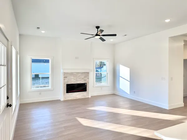 $329,900 | 177 Cedar Avenue, Wellford, SC 29385