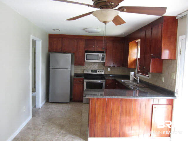 622 East Verbena Avenue Foley, AL 36535 - Photo 4 of 13
