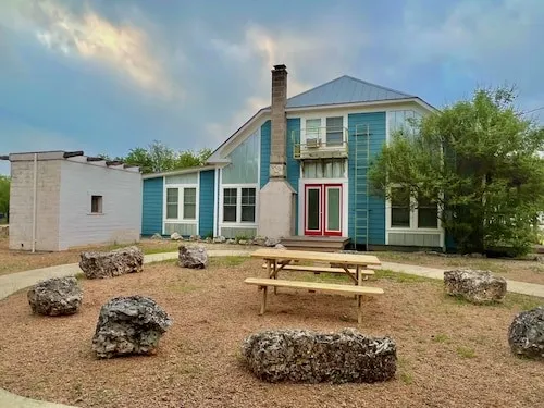 $2,000 | 14254 Highway 16, Medina, TX 78055