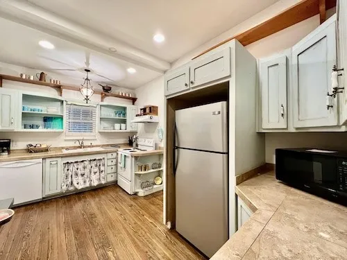 $2,000 | 14254 Highway 16, Medina, TX 78055