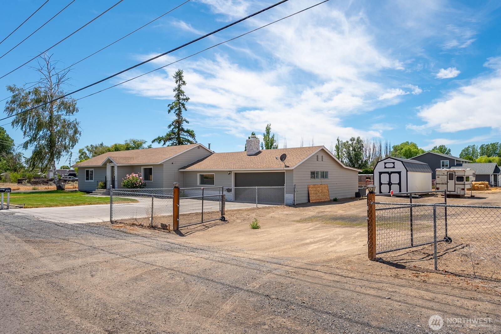 2096 Hamilton Road Northeast Moses Lake, WA 98837 - Photo 3 of 38