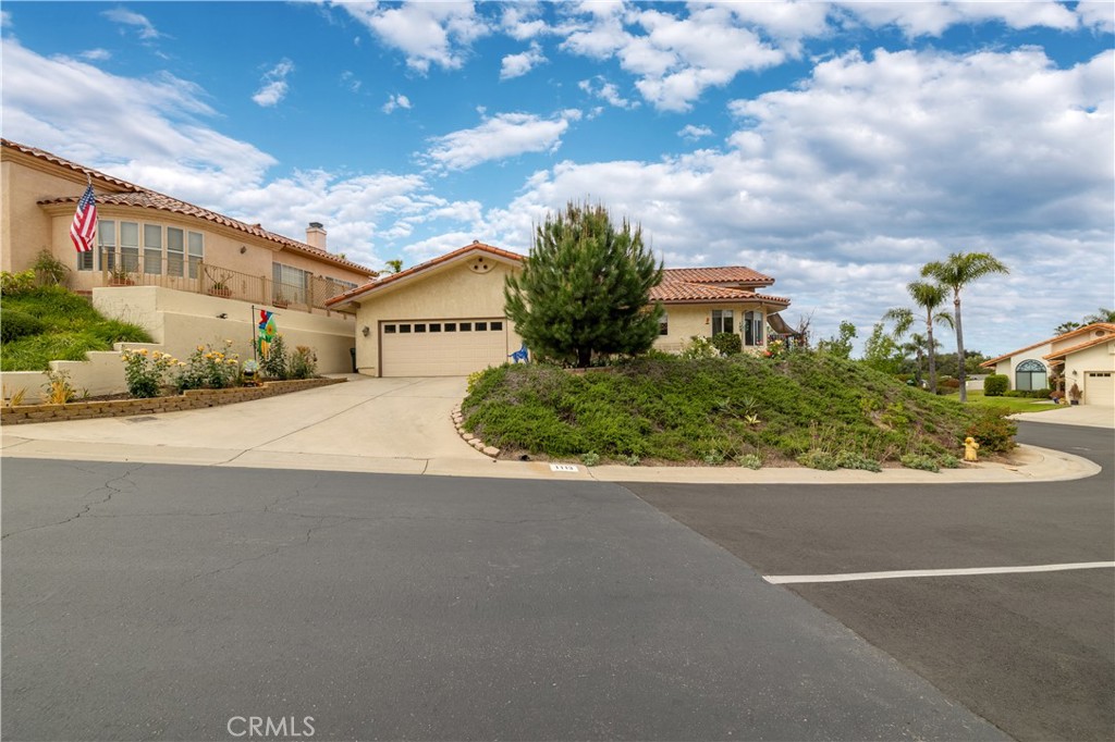 1113 Crescent Bend Fallbrook, CA 92028 - Photo 3 of 38