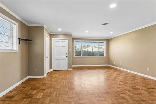 $1,895 | 2486 Hyman Place, New Orleans, LA 70131