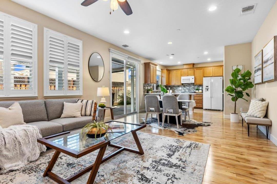 41 Caspian Way Gilroy, CA 95020 - Photo 3 of 28