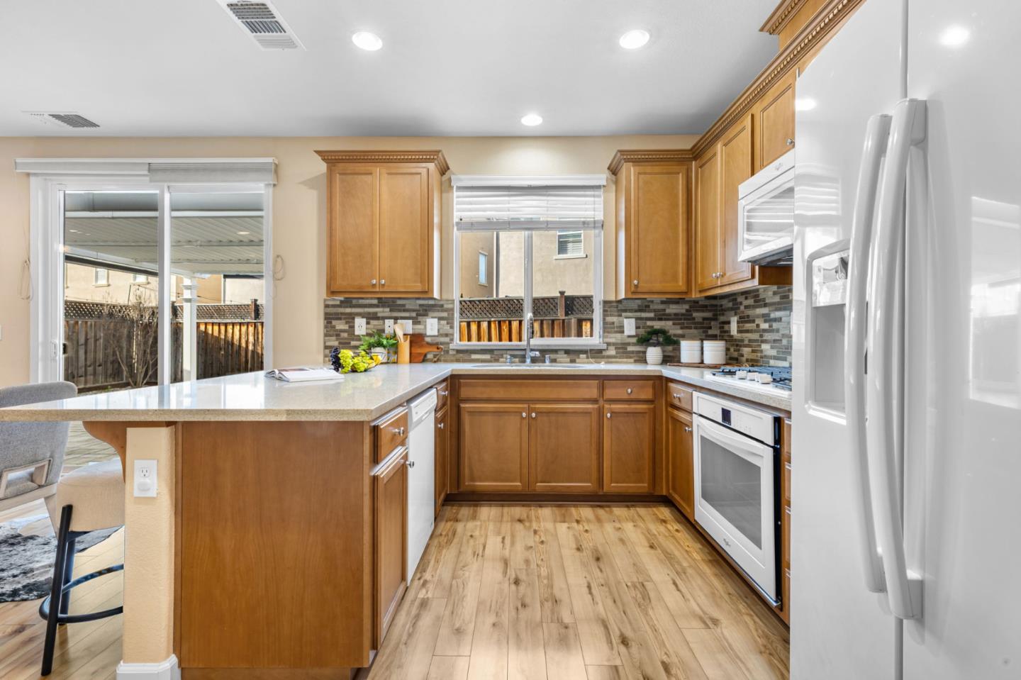 41 Caspian Way Gilroy, CA 95020 - Photo 8 of 28