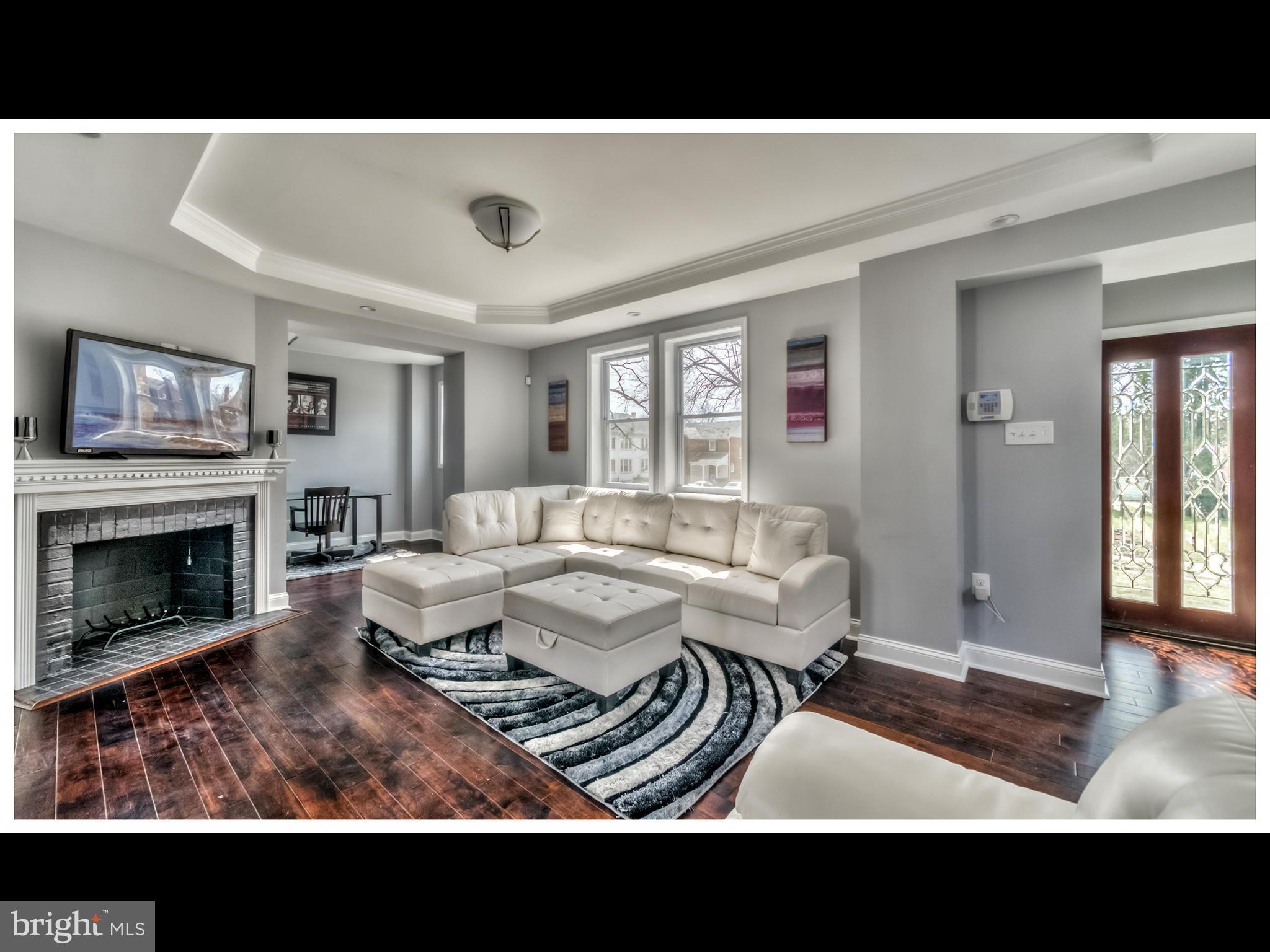 4110 Wentworth Road Baltimore, MD 21207 - Photo 4 of 30 Living Room