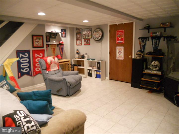 201 Sunnybrook Road Springfield, PA 19064 - Photo 14 of 21 Family Room