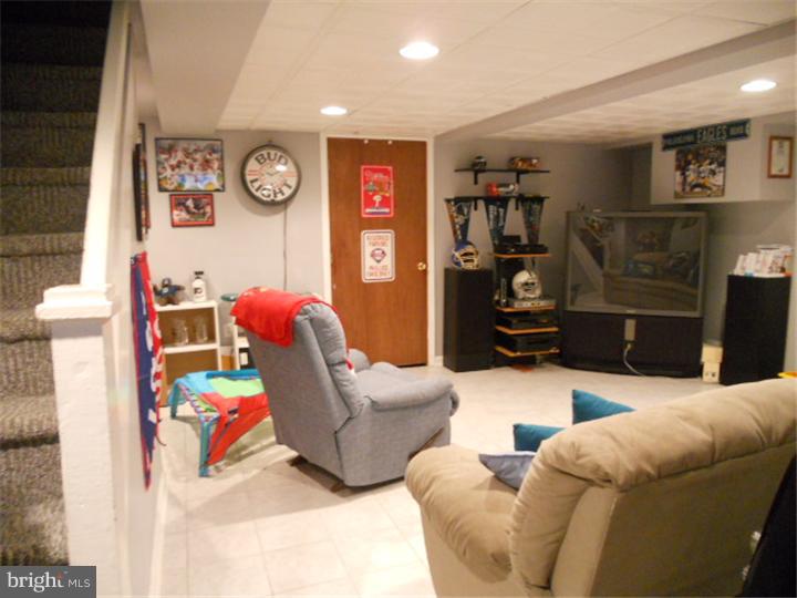 201 Sunnybrook Road Springfield, PA 19064 - Photo 15 of 21 Family Room