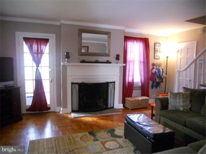 201 Sunnybrook Road Springfield, PA 19064 - Photo 4 of 21 Living Room