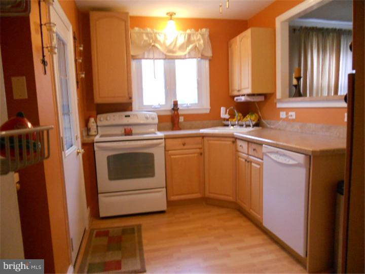 201 Sunnybrook Road Springfield, PA 19064 - Photo 6 of 21 Kitchen