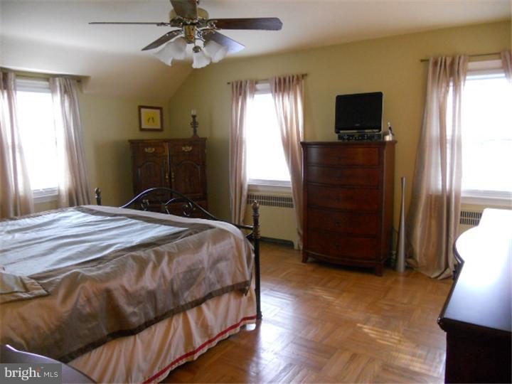 201 Sunnybrook Road Springfield, PA 19064 - Photo 10 of 21 Bedroom - Main