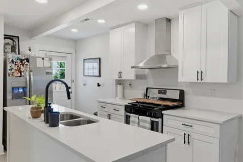 $425,000 | 1812 10th Avenue North, Nashville, TN 37208