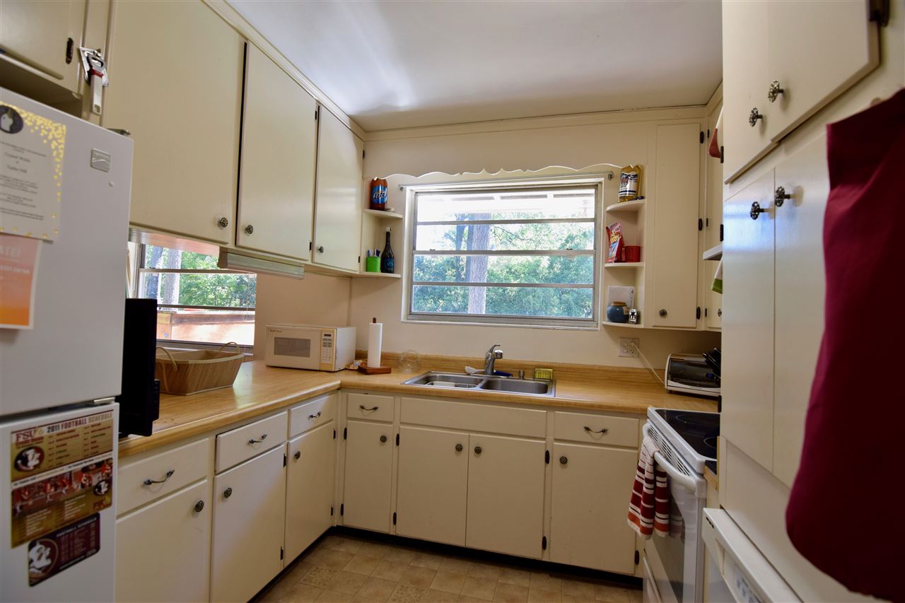 2107 Ridgetop Drive Tallahassee, FL 32303 - Photo 17 of 31 Gallery Image 17