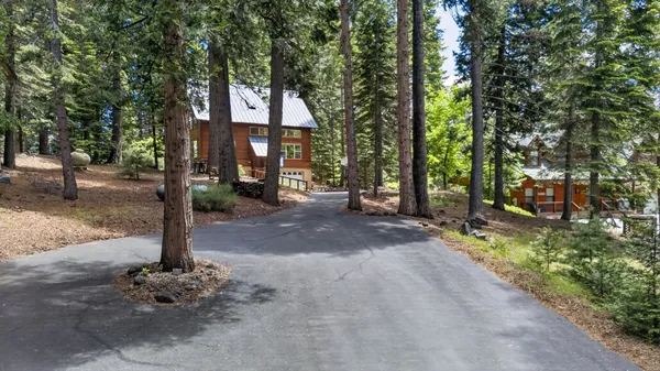 $539,500 | 808 Lake Ridge Road, Unit 2, Lake Almanor, CA 96137